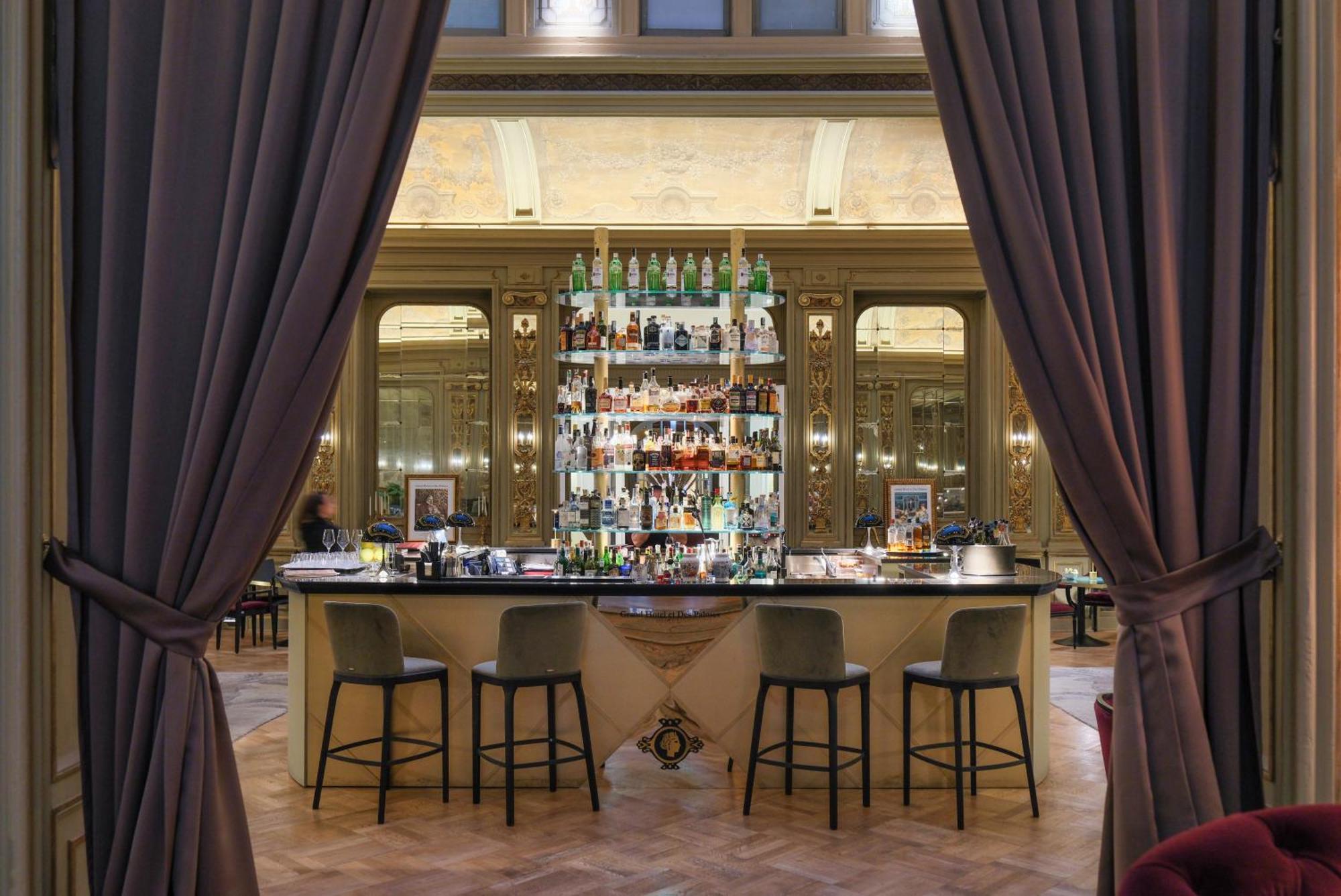 Grand Hotel Et Des Palmes Palermo Exterior foto The bar at the St Regis Rome