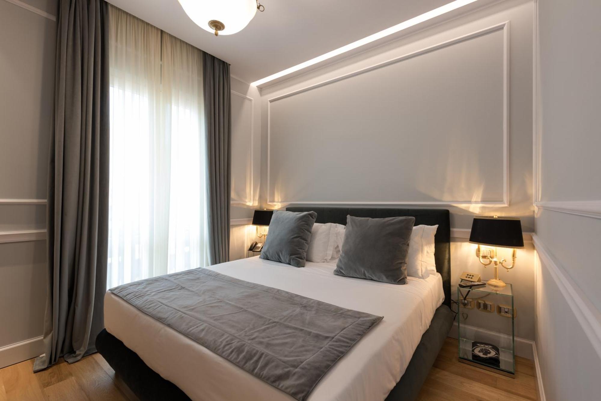 Grand Hotel Et Des Palmes Palermo Exterior foto A bedroom at the hotel
