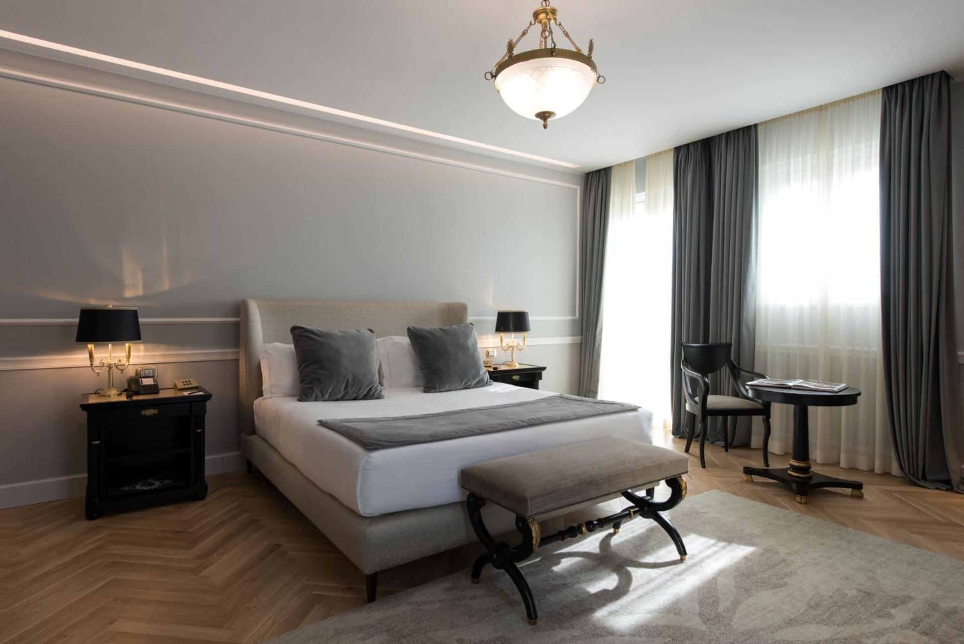 Grand Hotel Et Des Palmes Palermo Exterior foto A bedroom at the hotel